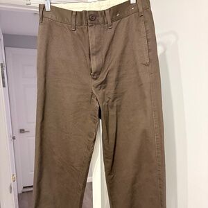 Uniqlo Straight Chino Pants Relaxed fit brown
